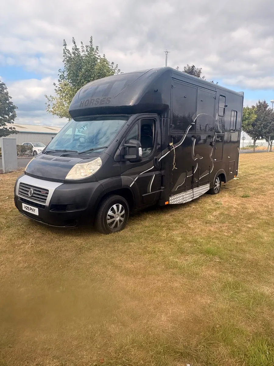 NI Horse lorry - Image 1