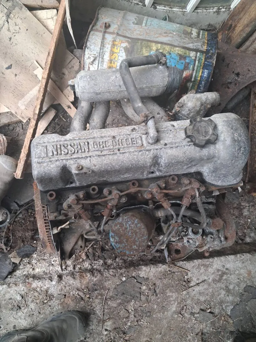 Nissan vannette engine 2 litre diesel - Image 4