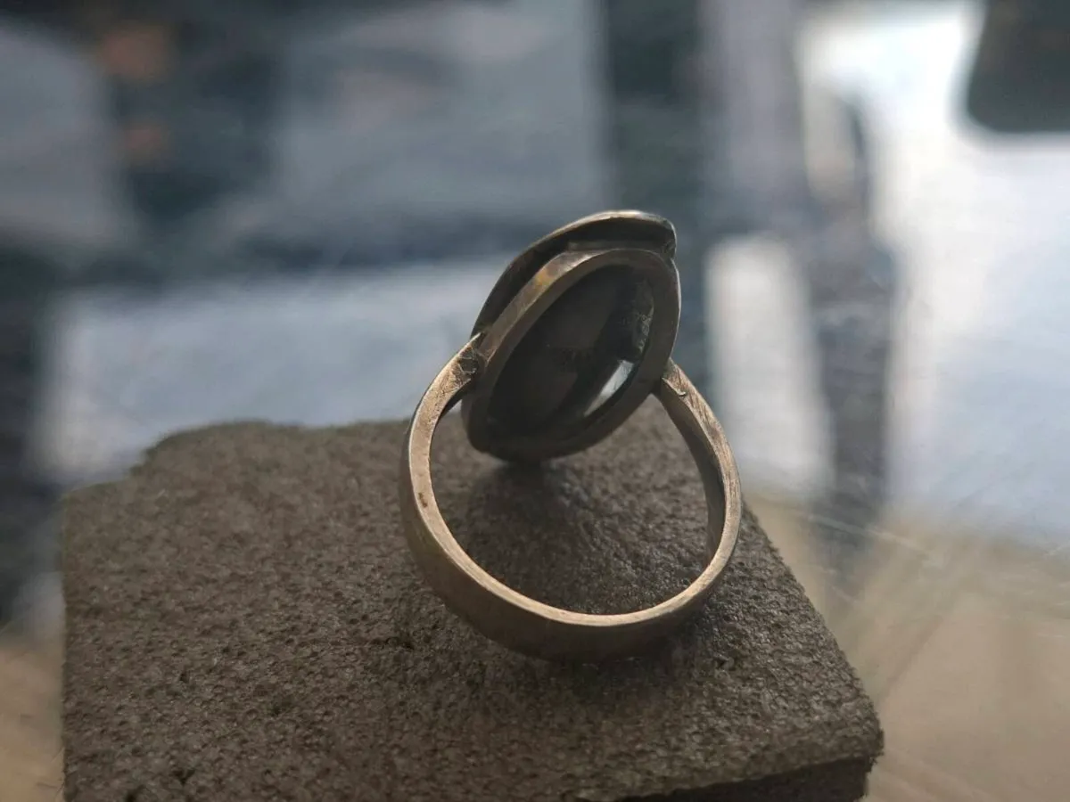Lovely Vintage Sterling Silver/ Pearl Ladies Ring - Image 4