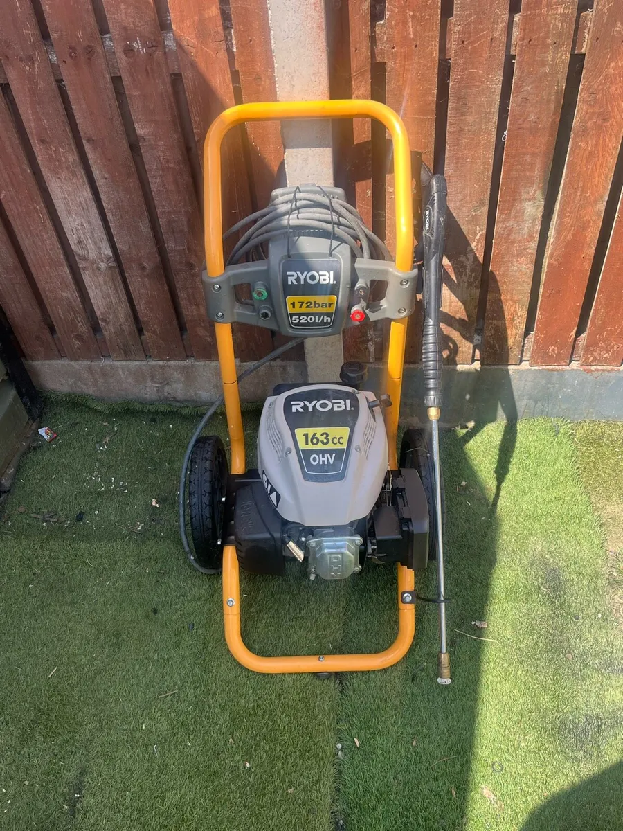Petrol power washer - Image 1