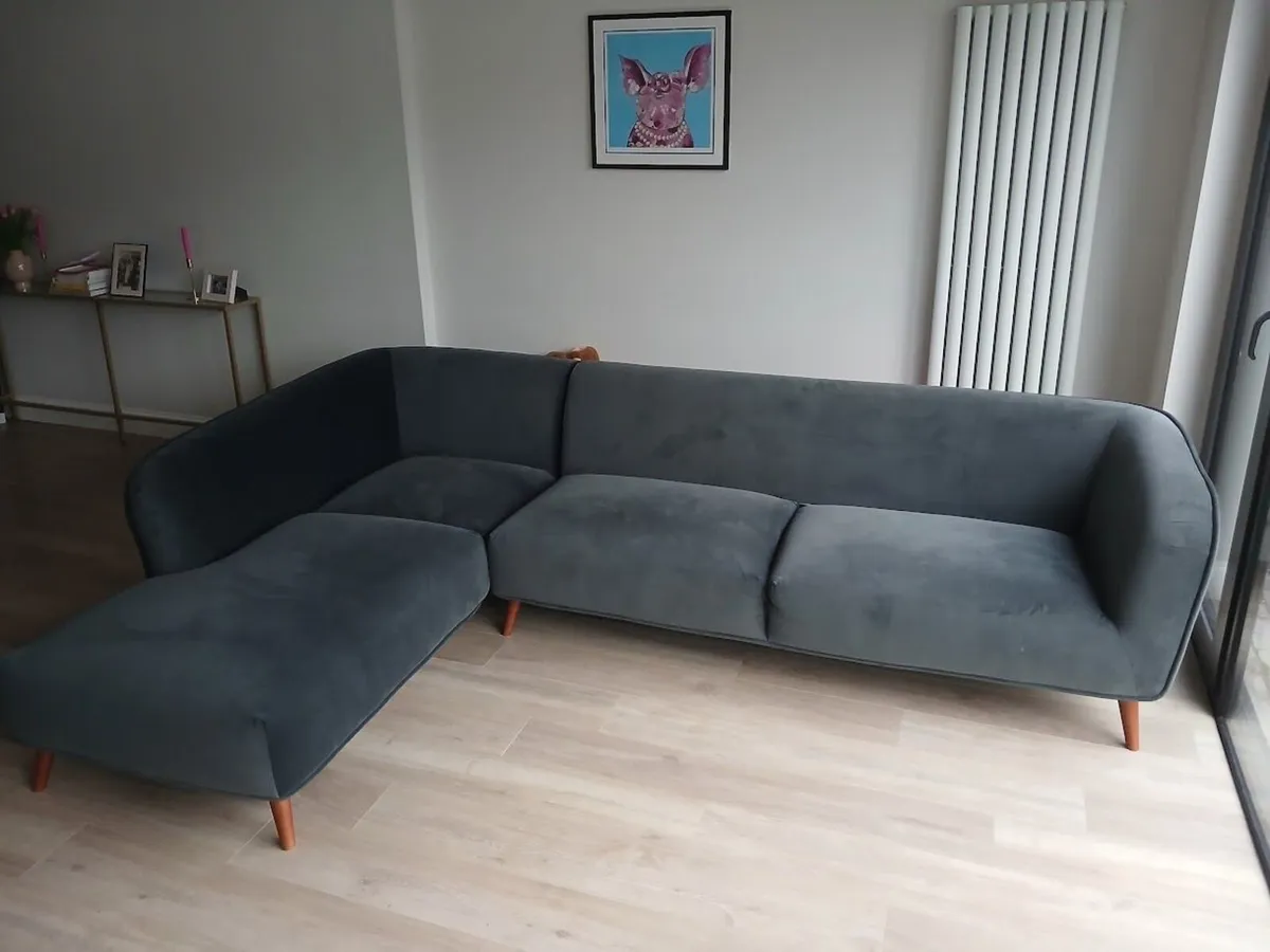Modern Dark Grey L-Shaped Corner Sofa - Image 1