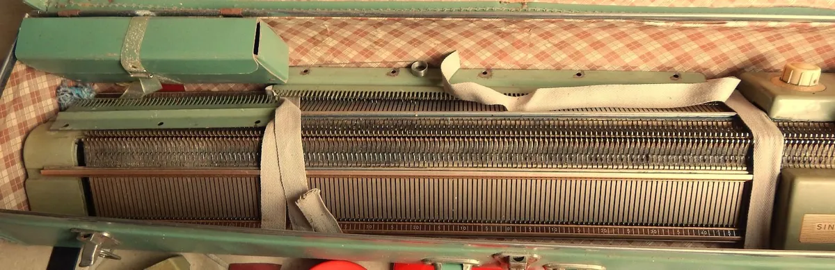 Vintage Singer Knitting Machine & Accessories - Image 3