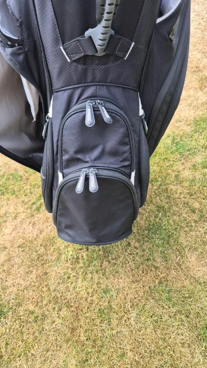 Titlest Golf Bag - Image 3