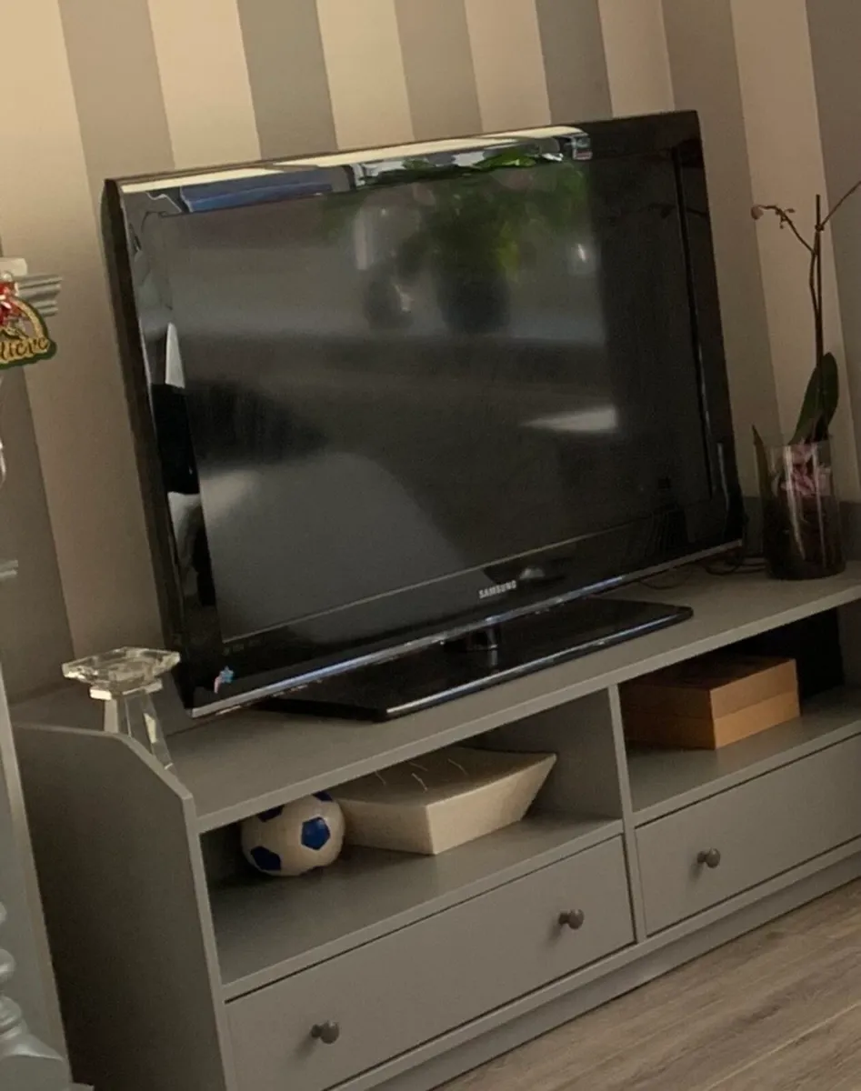 Samsung 50 inch TV for sale