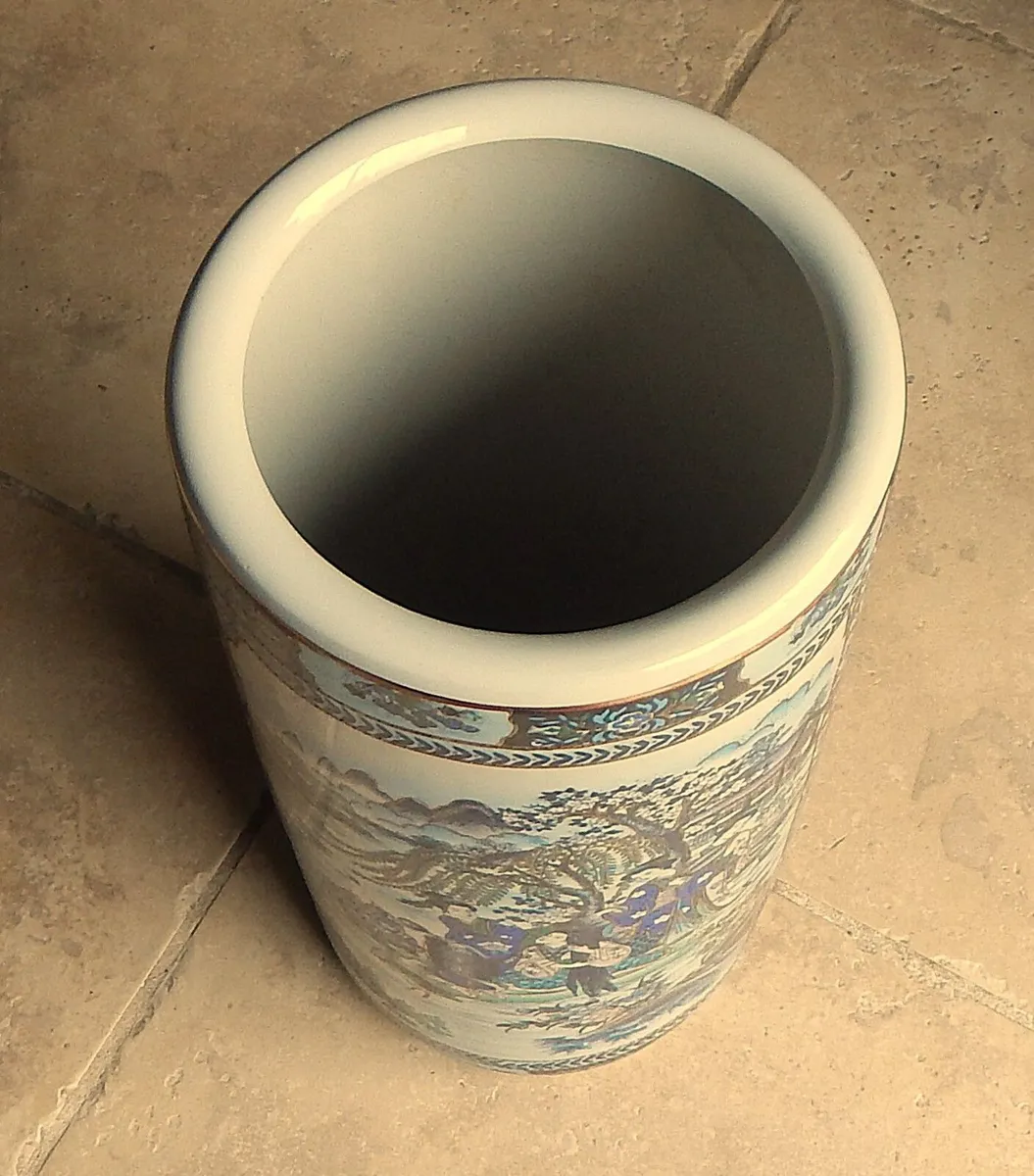 Chinese Porcelain Blue & White Vase/Umbrella Stand - Image 3