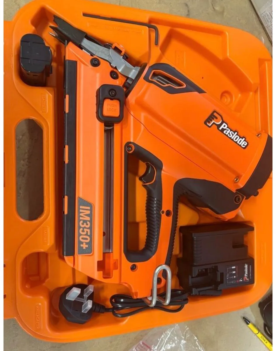 Paslode im350 new type. Full kit brand new - Image 1