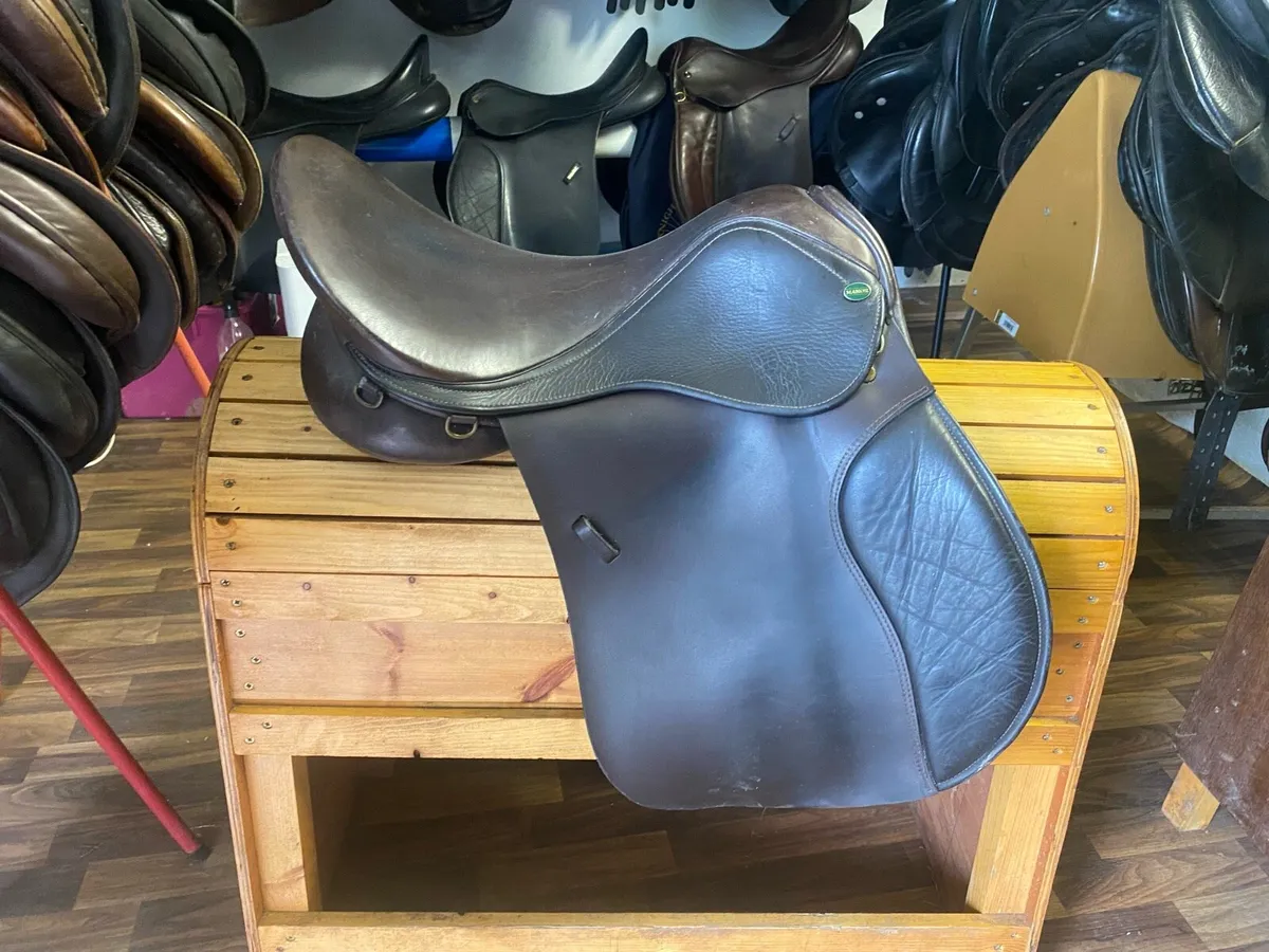 Manor brown Leather narrow saddle - Image 1