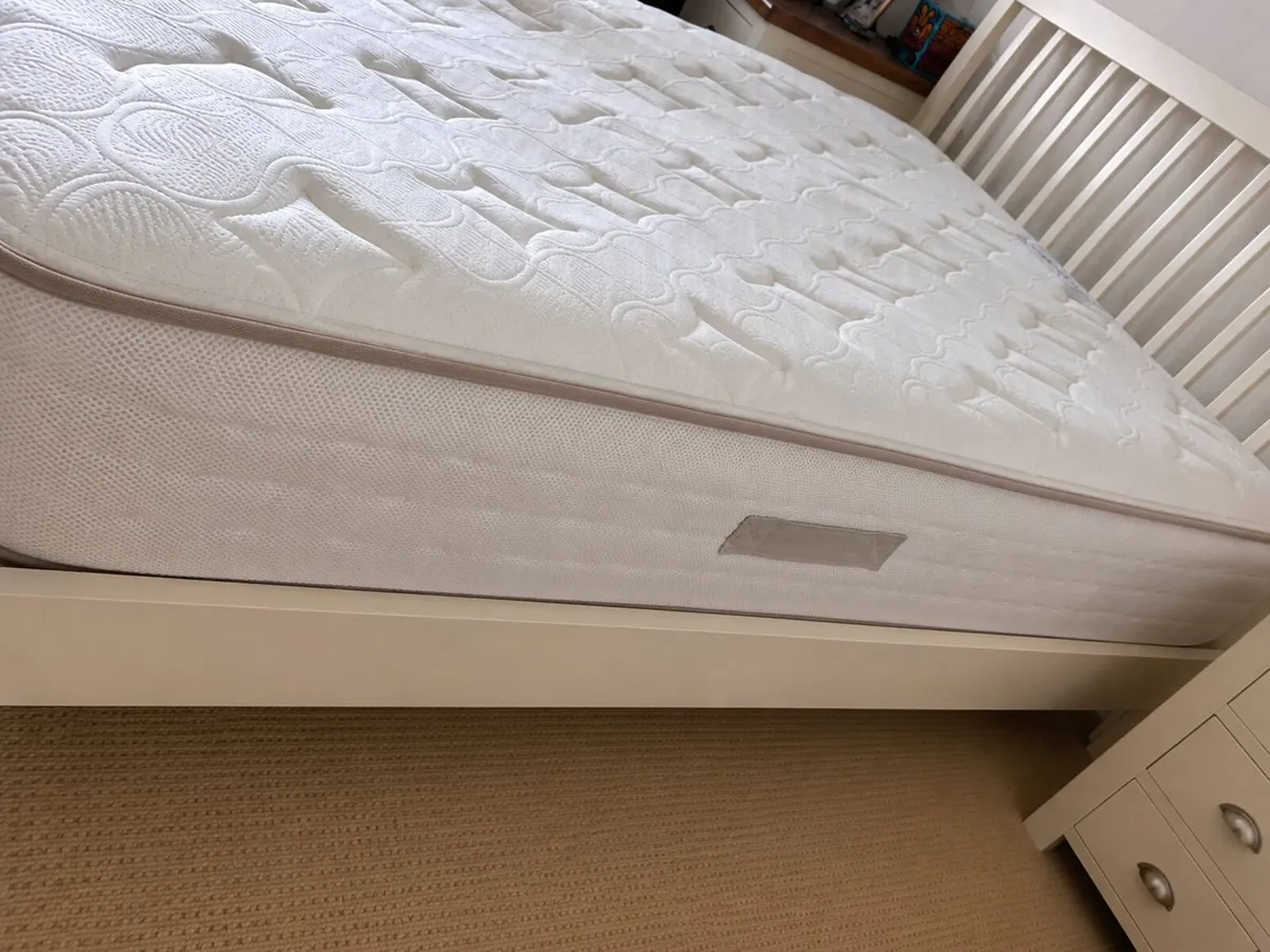 Beautiful Double Bed Frame and Mattress - Image 4