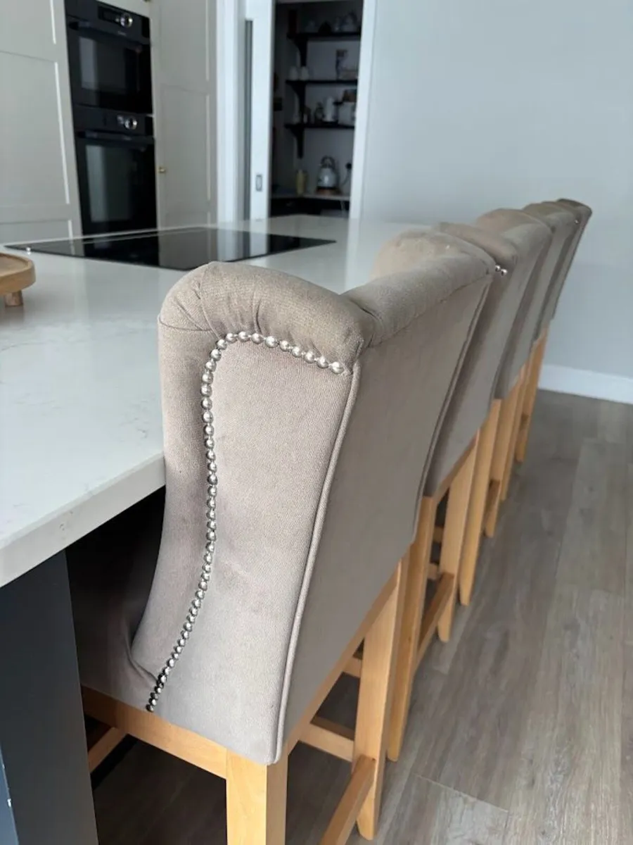 Navan Sofa factory breakfast bar stools x 4 - Image 2