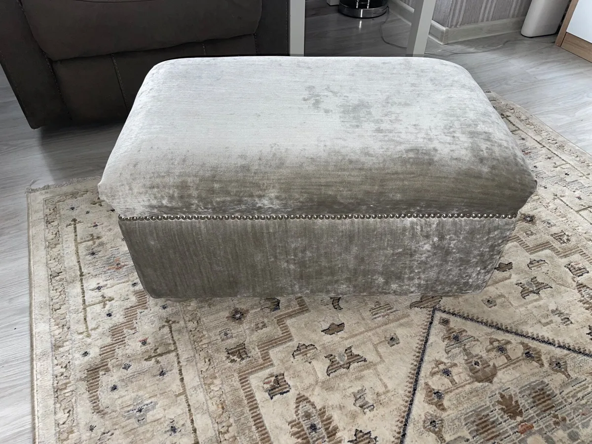 Couch with foot rest - Image 3