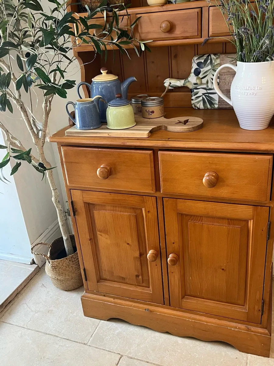 Dresser - Image 4