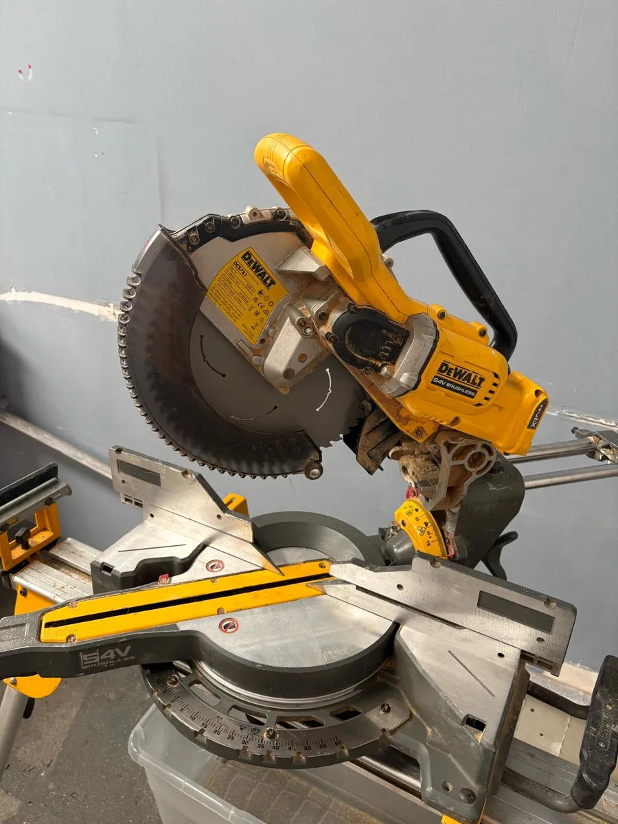 Dewalt dcs781 mitresaw 54 v mitresaw - Image 1