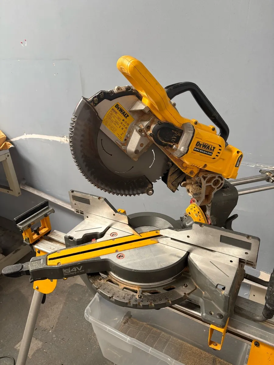Dewalt dcs781 mitresaw 54 v mitresaw - Image 3