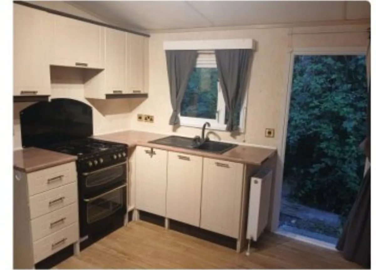 Mobile Home 38ft x 12 ft 2 Bed - Image 2