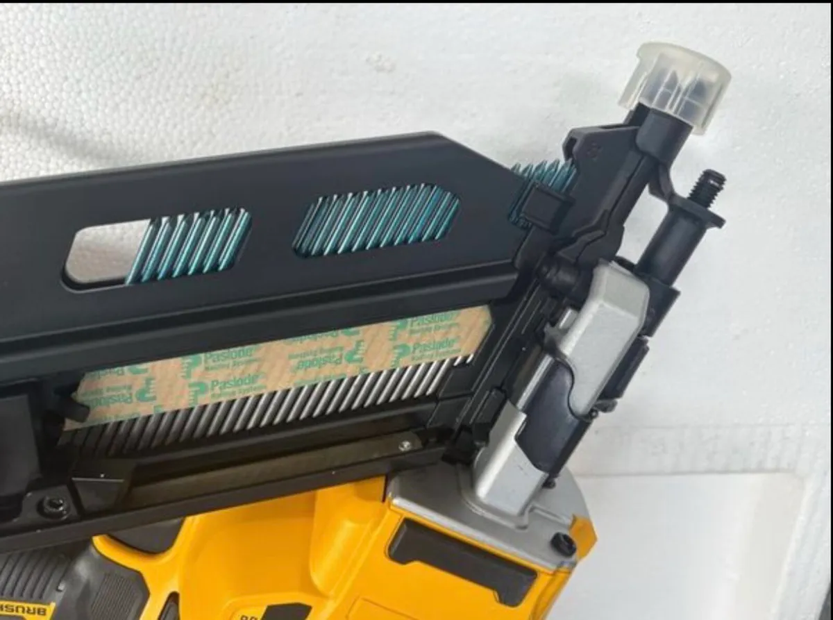 Dewalt framing nailer 18 v used few times only - Image 2