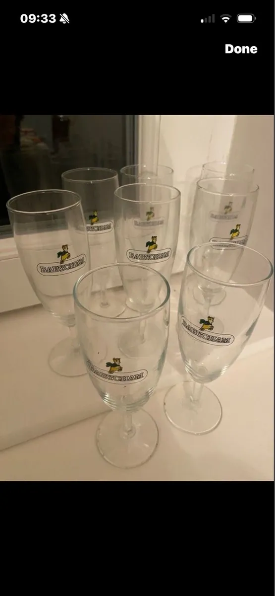 Very Rare Set of 8 Babycham Flutes - Image 1