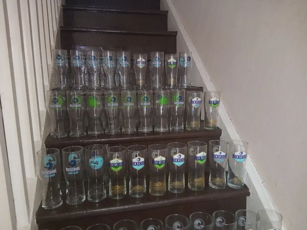 48 ROCKSHORE PINT GLASSES & 7 ROCKSHORE HALF PINT - Image 3
