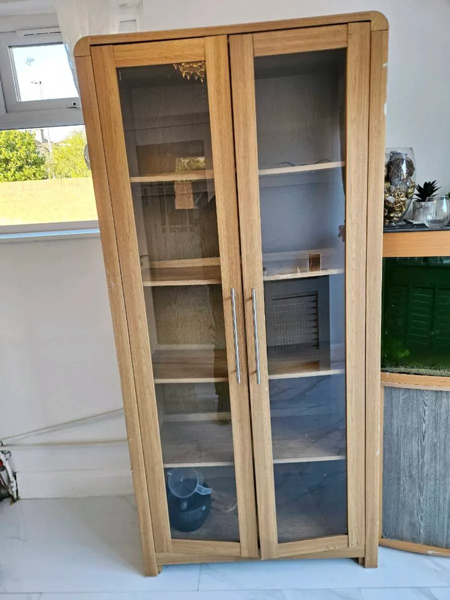 Drawer with the glasses - Image 1