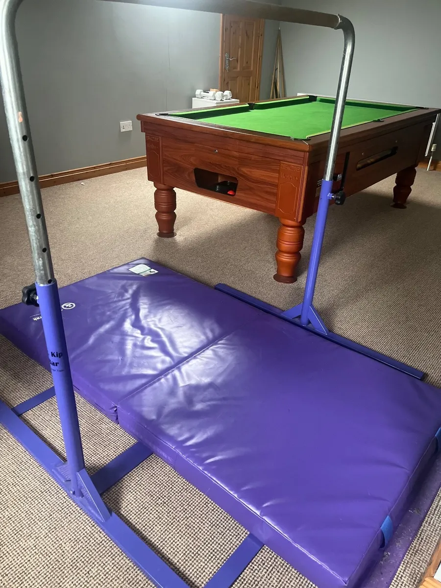 Gym bars for kids with tumble mat - Image 4