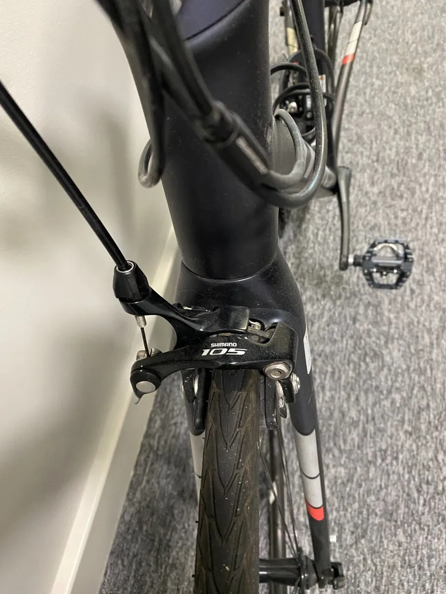 Trek Domane SL 5 Carbon Road bike 54 cm - Image 2