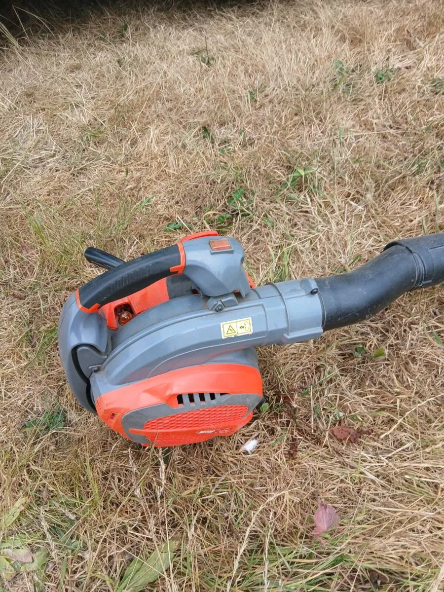 Garden  equipment - Image 1