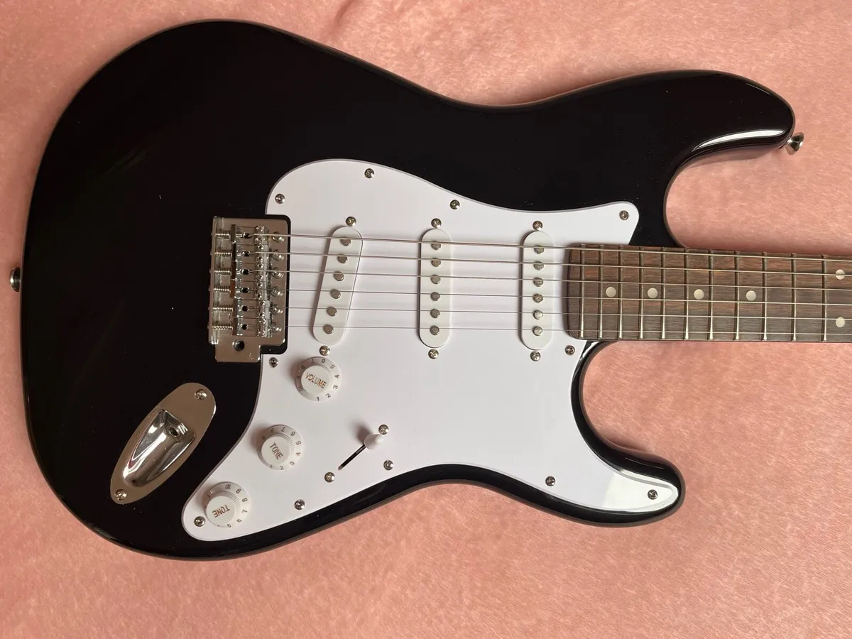 Harley Benton St-62 Guitar - Image 2