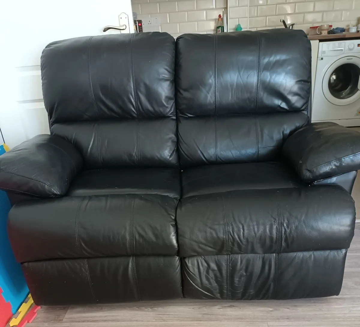 2 seater recliner sofa black leather - Image 1