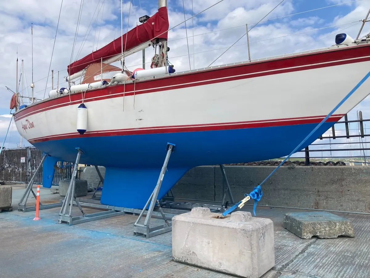 CRUISING BOAT - Image 2