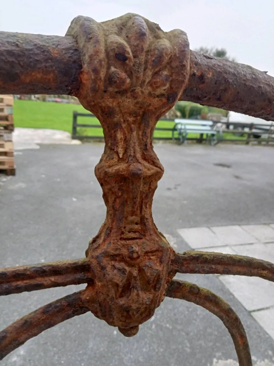 Old bed frame - Image 2