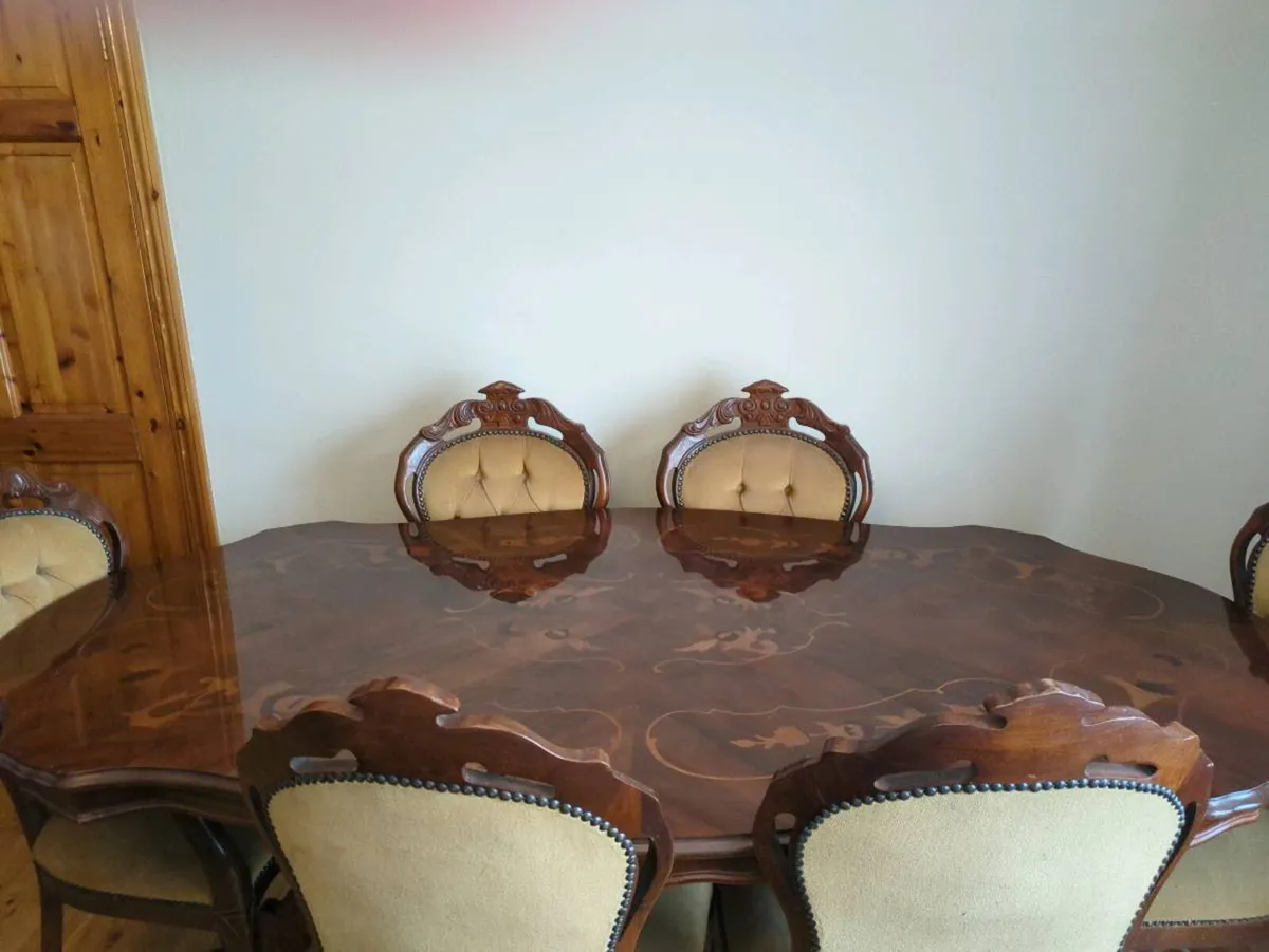 Beautiful Solid Wood Dining Table & 6 chairs - Image 2