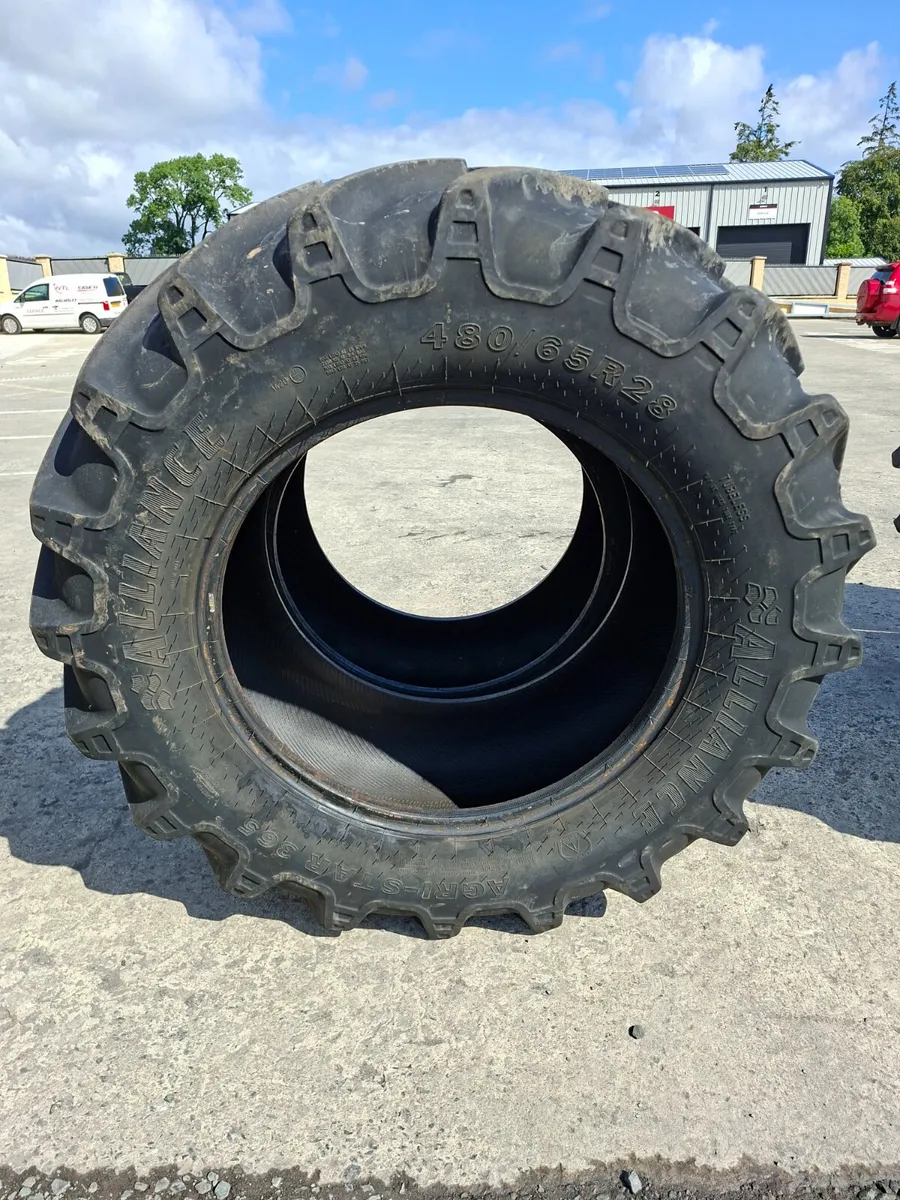 480-65-28 TYRES - Image 1
