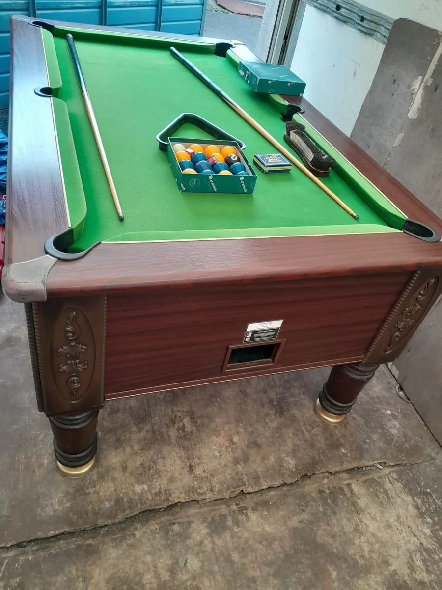 Pool table - Image 2