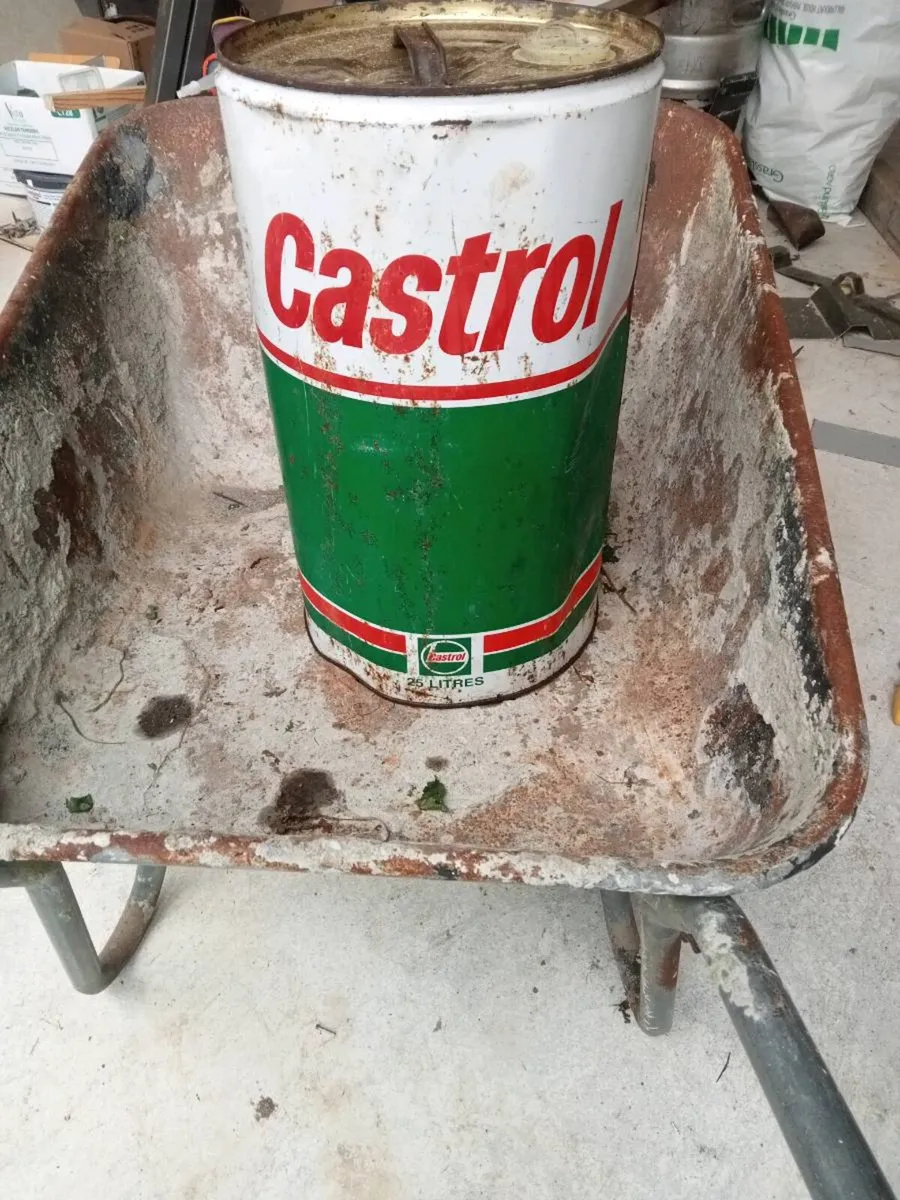 Castrol oil can