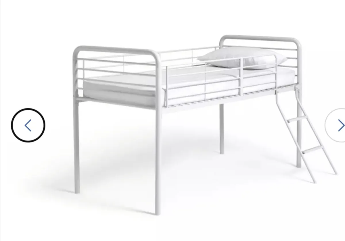 Metal mid sleeper single bed - Image 1