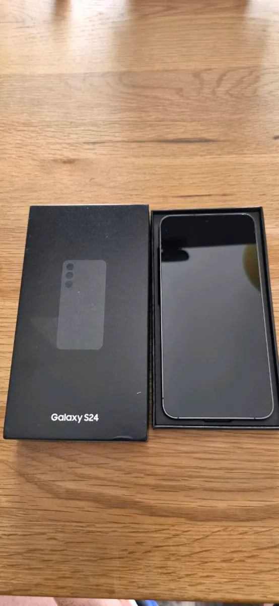 Samsung Galaxy S24 perfect condition - Image 1