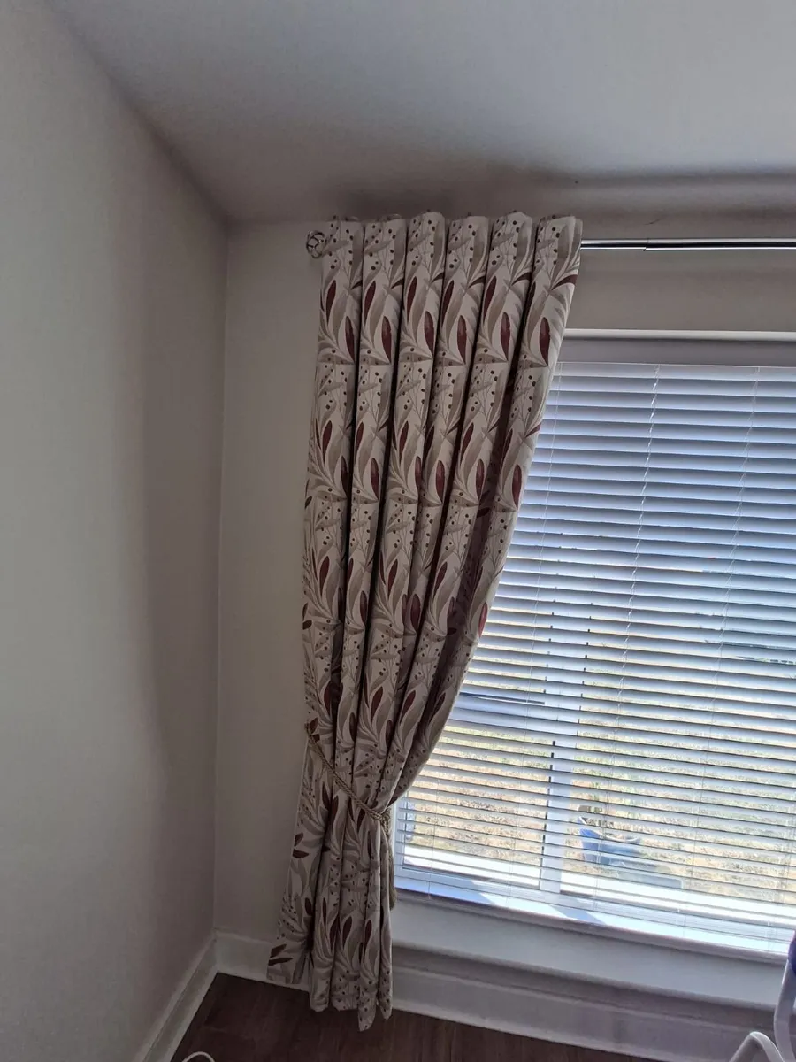 Thermal blackout 90x90 curtains with tiebacks - Image 1