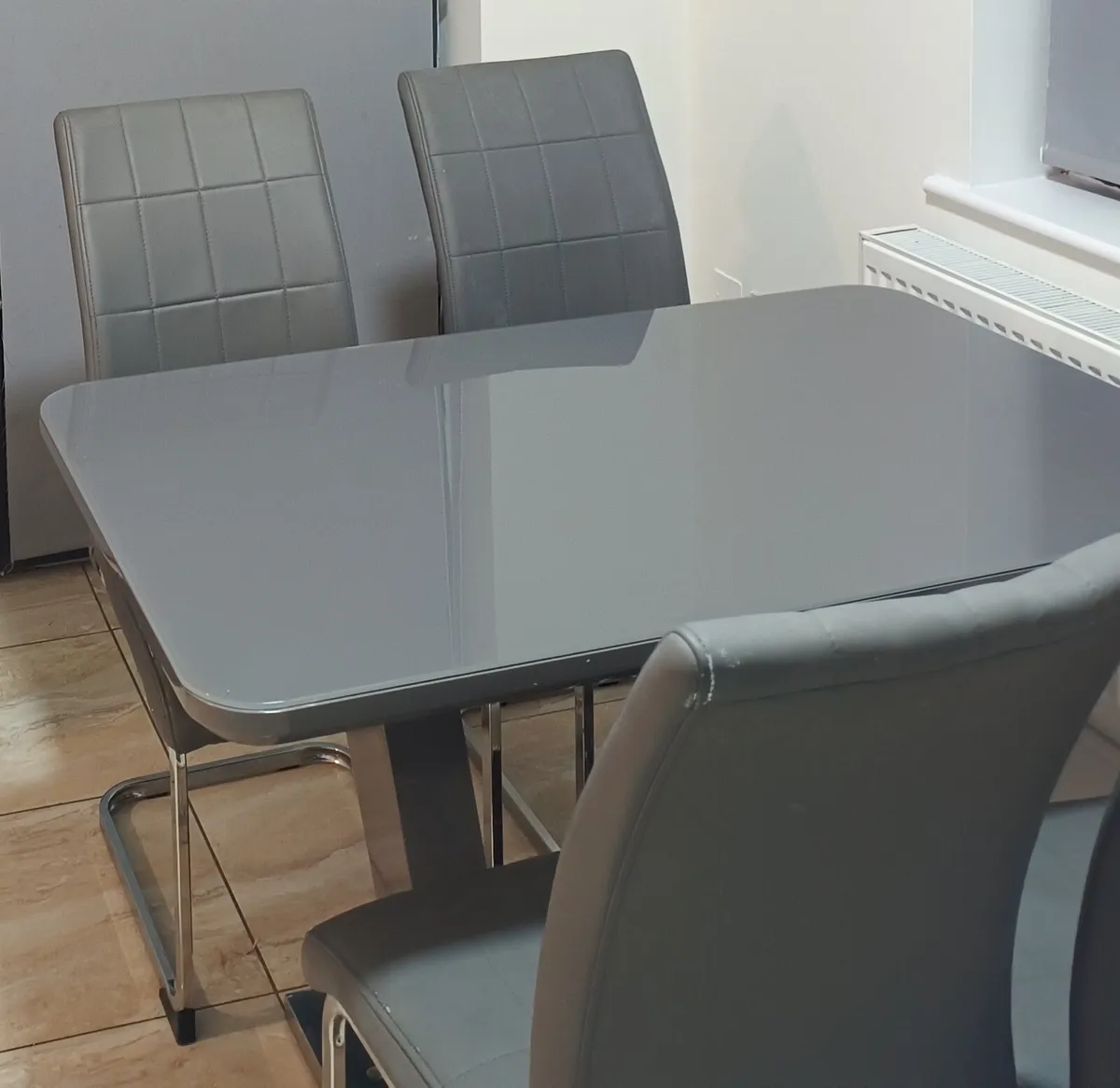 Dining table and 4 chairs