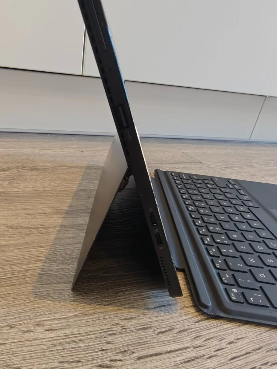 Dell Latitude 5285 2in1 Touchscreen Laptop - Image 4