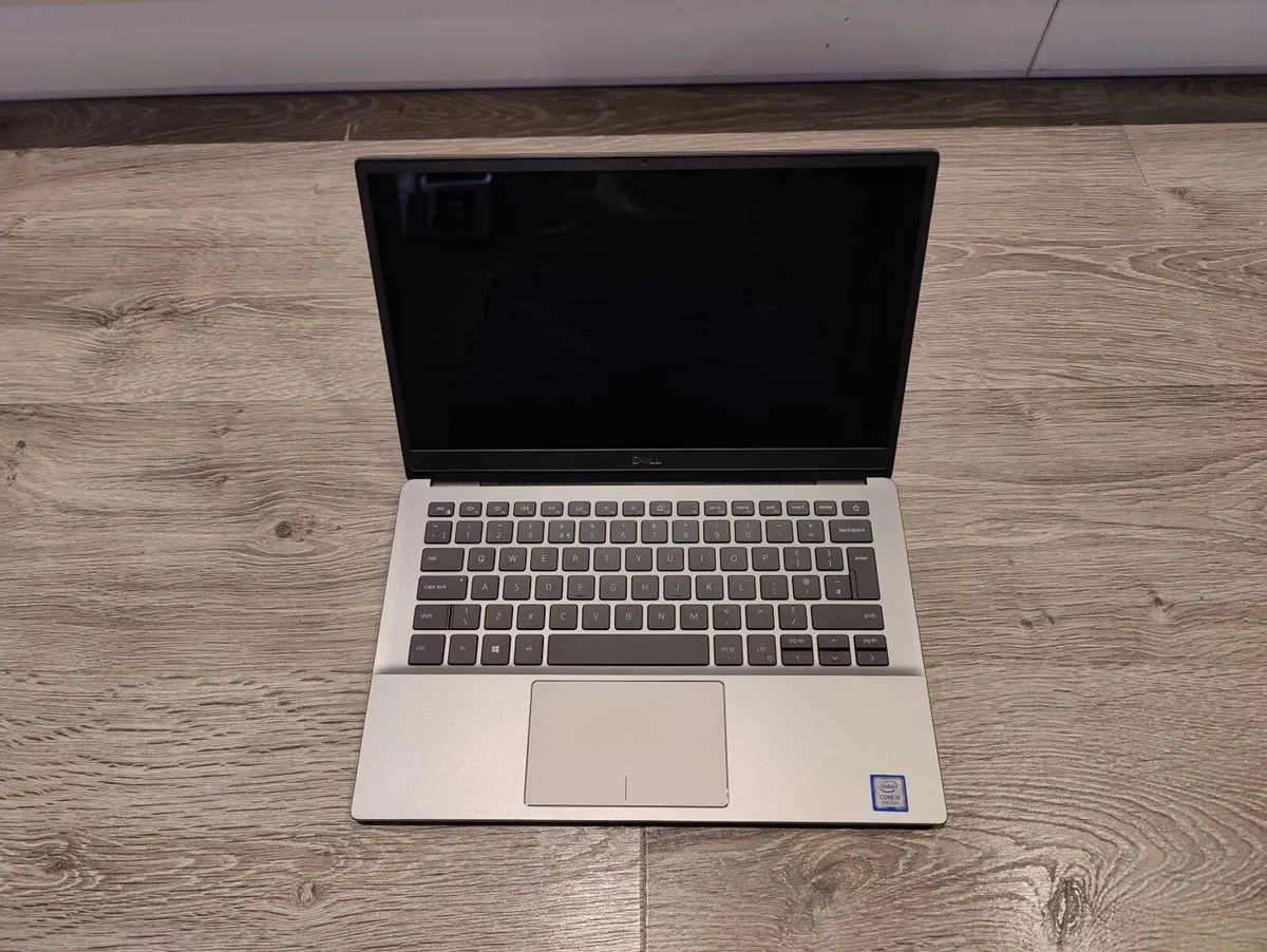 Slim Dell Latitude 3301 | Amazing Screen - Image 1