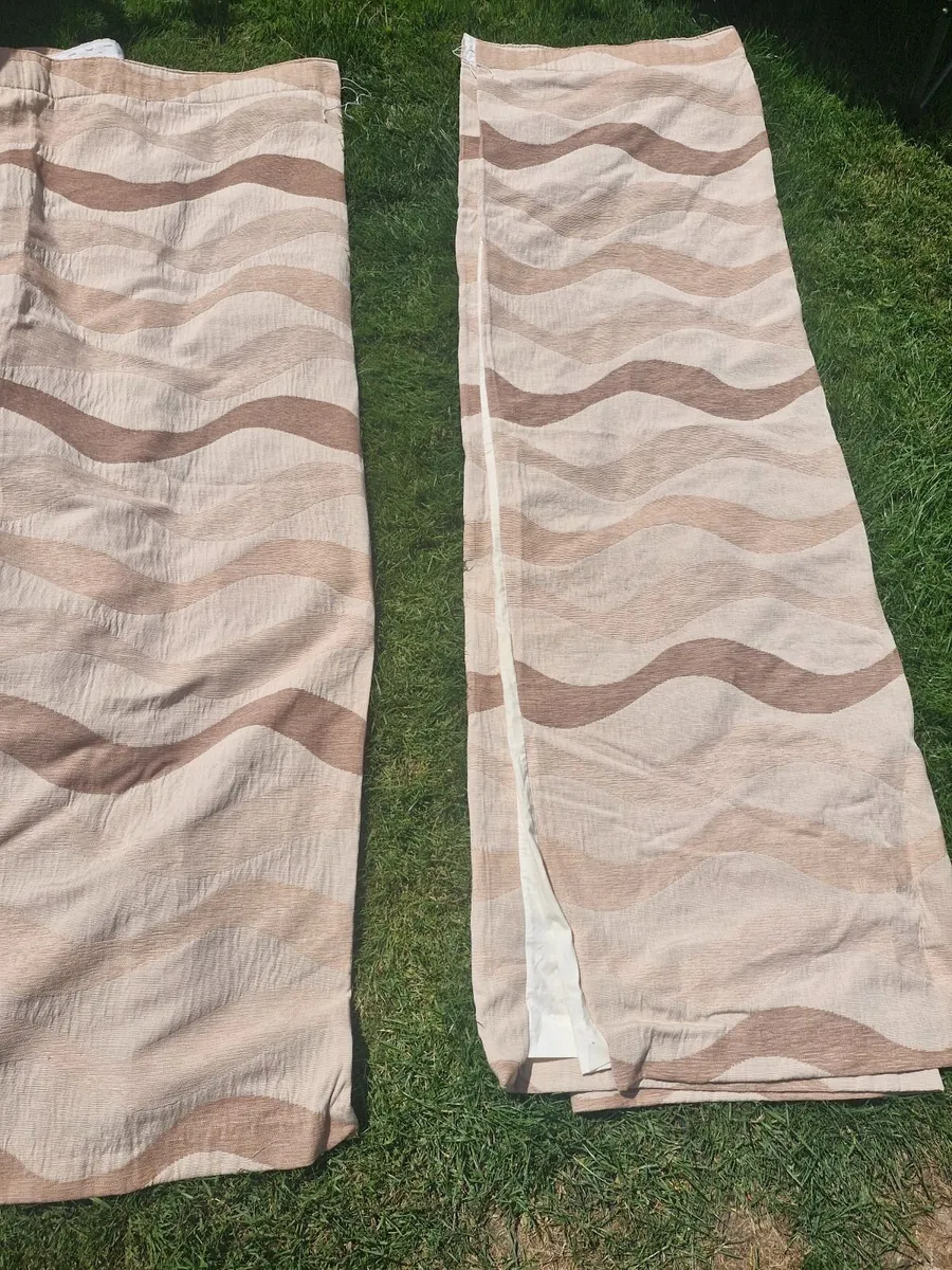 Thermal black out curtains  90'x72' - Image 3