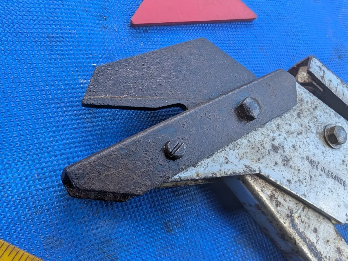 Slate Cutter & Punch - Image 2