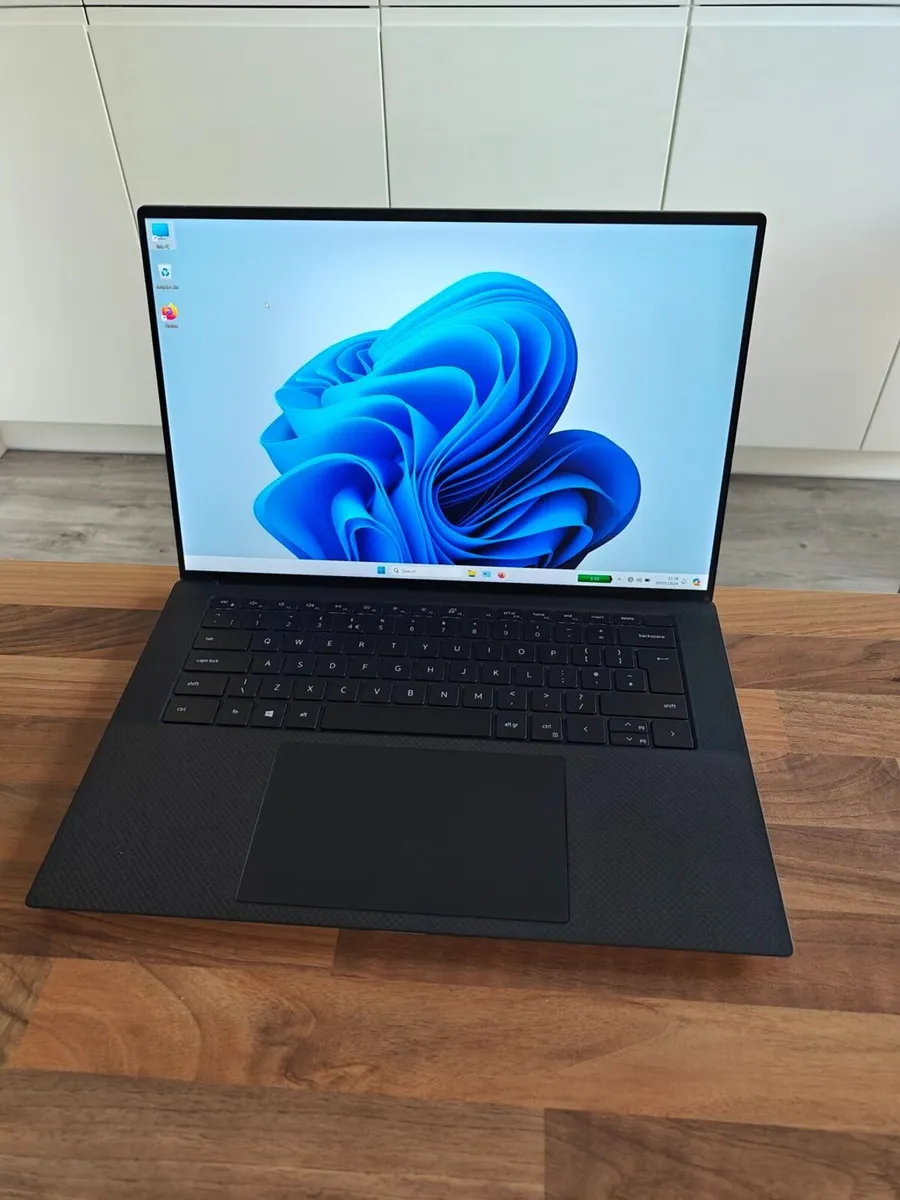 Dell Precision 5550 Laptop | Intel i7 vPro | 16GB - Image 1