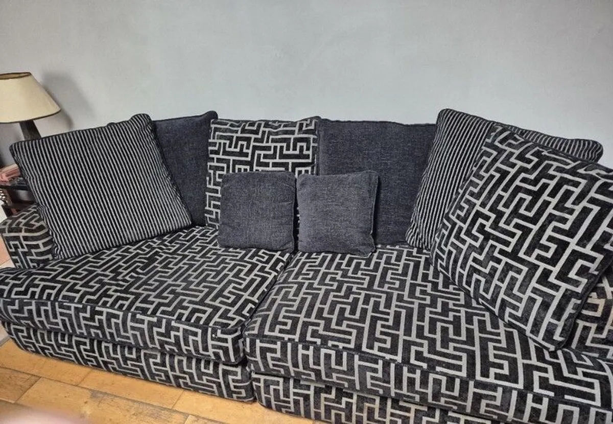 3 seater sofa for sale - Image 1