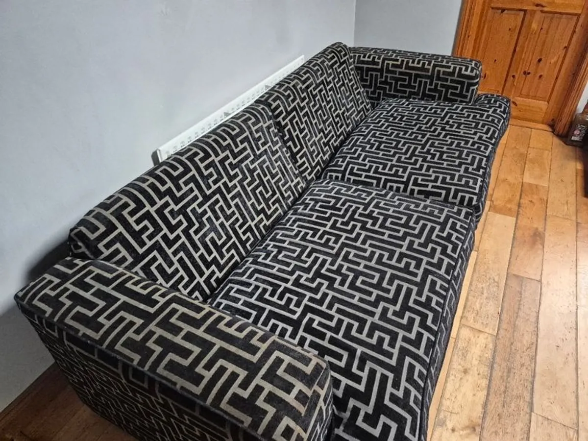 3 seater sofa for sale - Image 3
