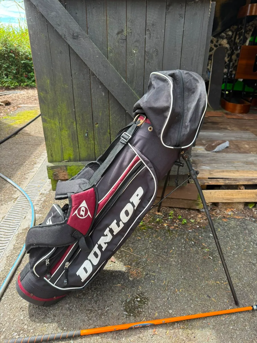 Child's golf bag, like new 25euro - Image 1