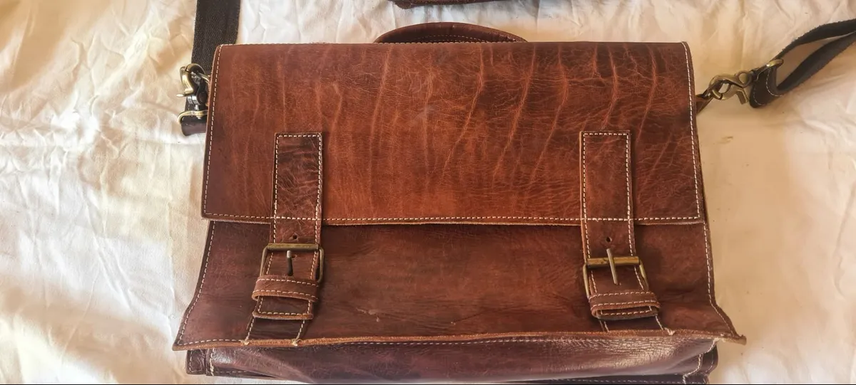 Large Suit Case on wheels Sturdy and durable …………… - Image 4