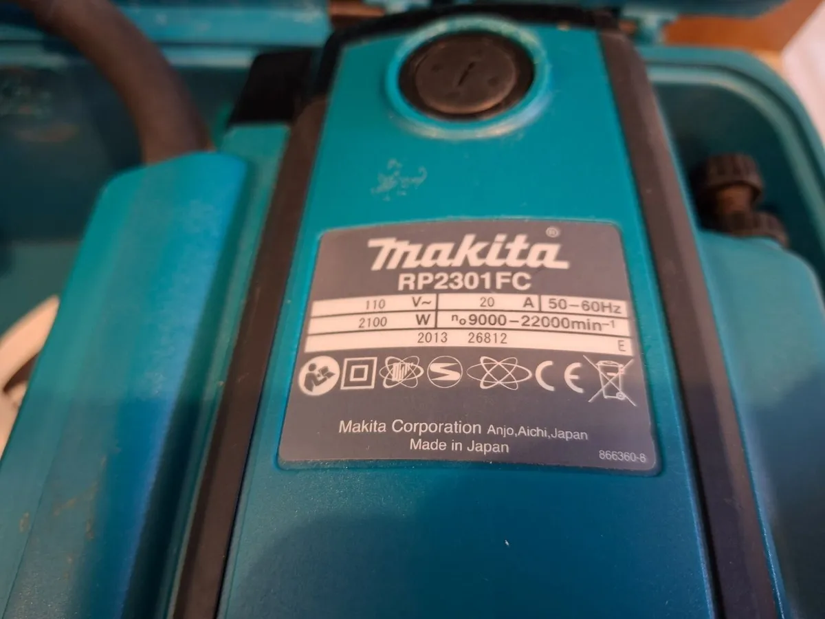 Makita RP2301FC 12mm Router 110v - Image 4