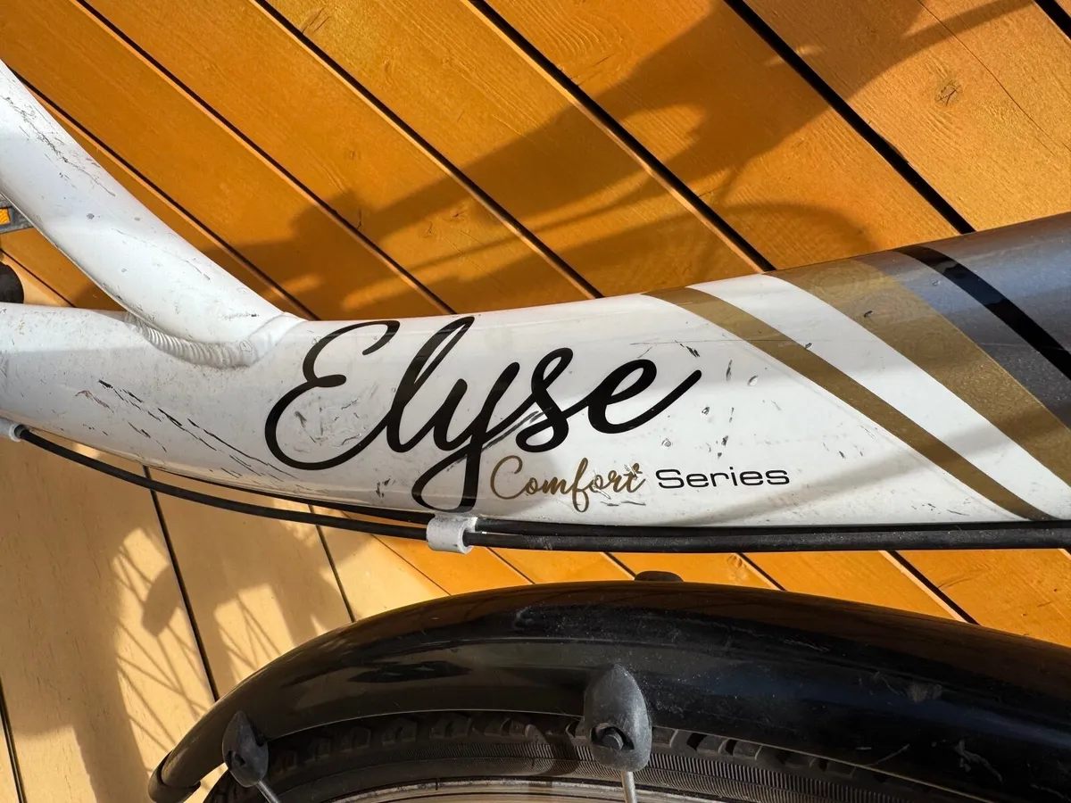 Apollo Elyse Comfort Series Ladies Bike - Image 2