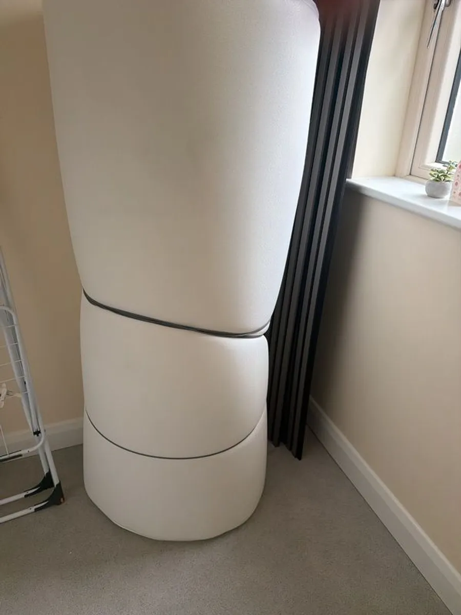 king size mattress topper from a clean home only used twice as it's too high - Image 2