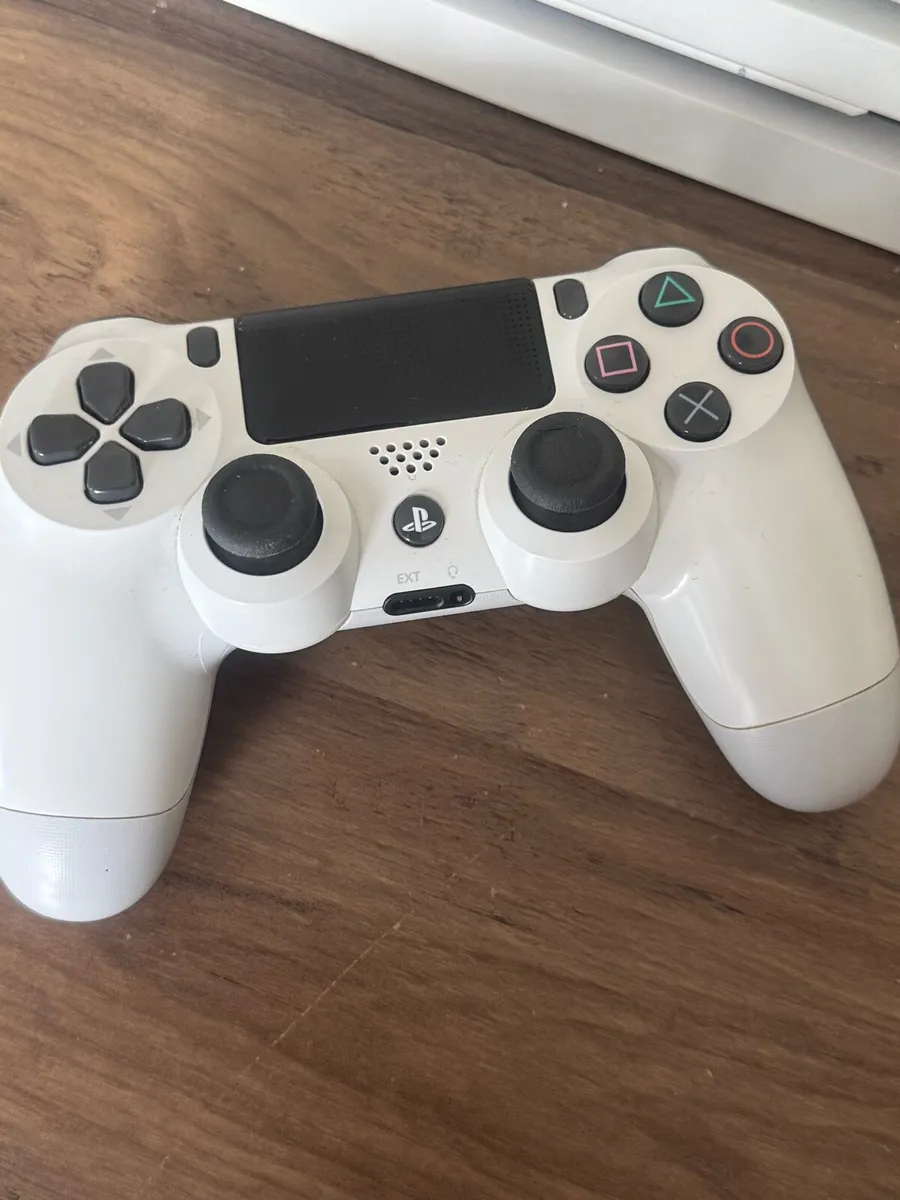 Sony PS4 CUH-7116B with one controller - Image 3